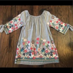 Embroidered top/tunic
